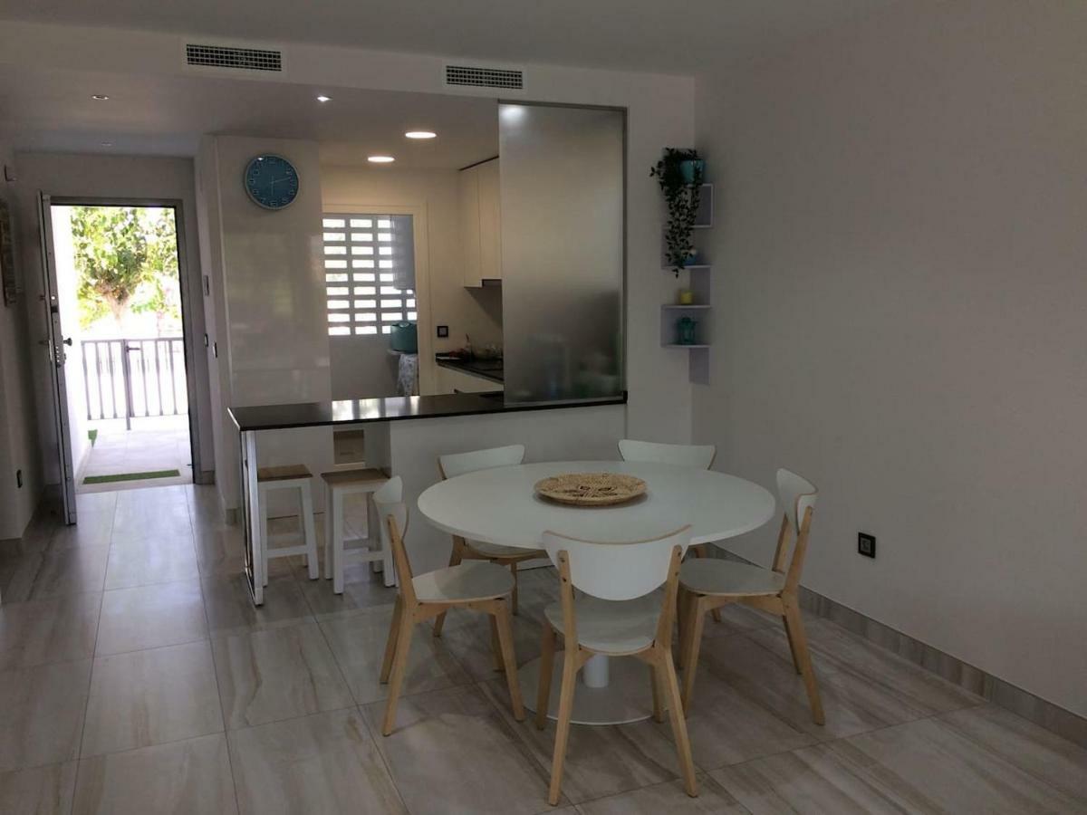 بيلار ذي لا أوراذاذا Exclusive New Apartment On The Beach المظهر الخارجي الصورة
